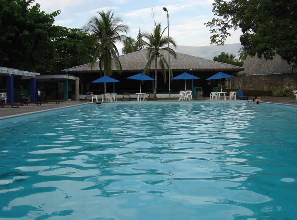 Hotel Guadaira Resort Мельгар Екстер'єр фото