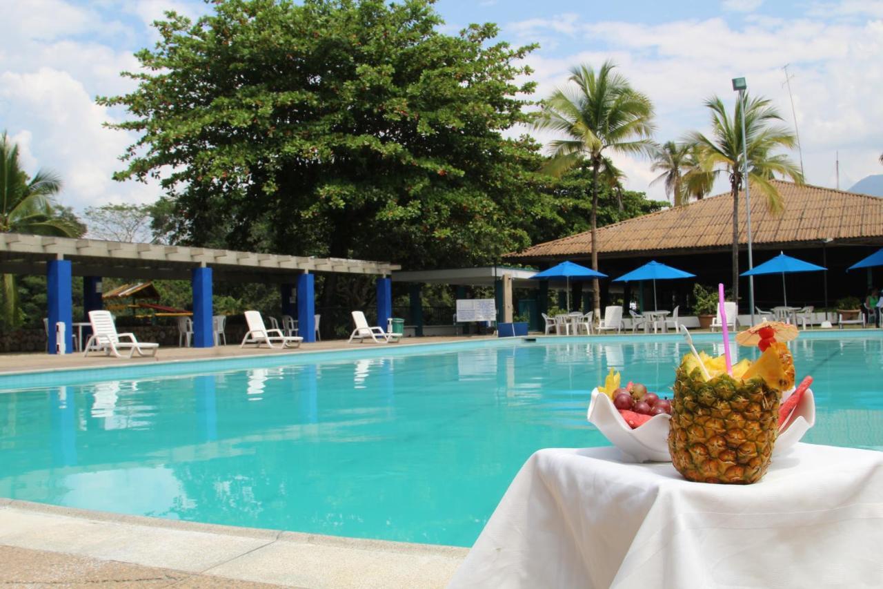 Hotel Guadaira Resort Мельгар Екстер'єр фото