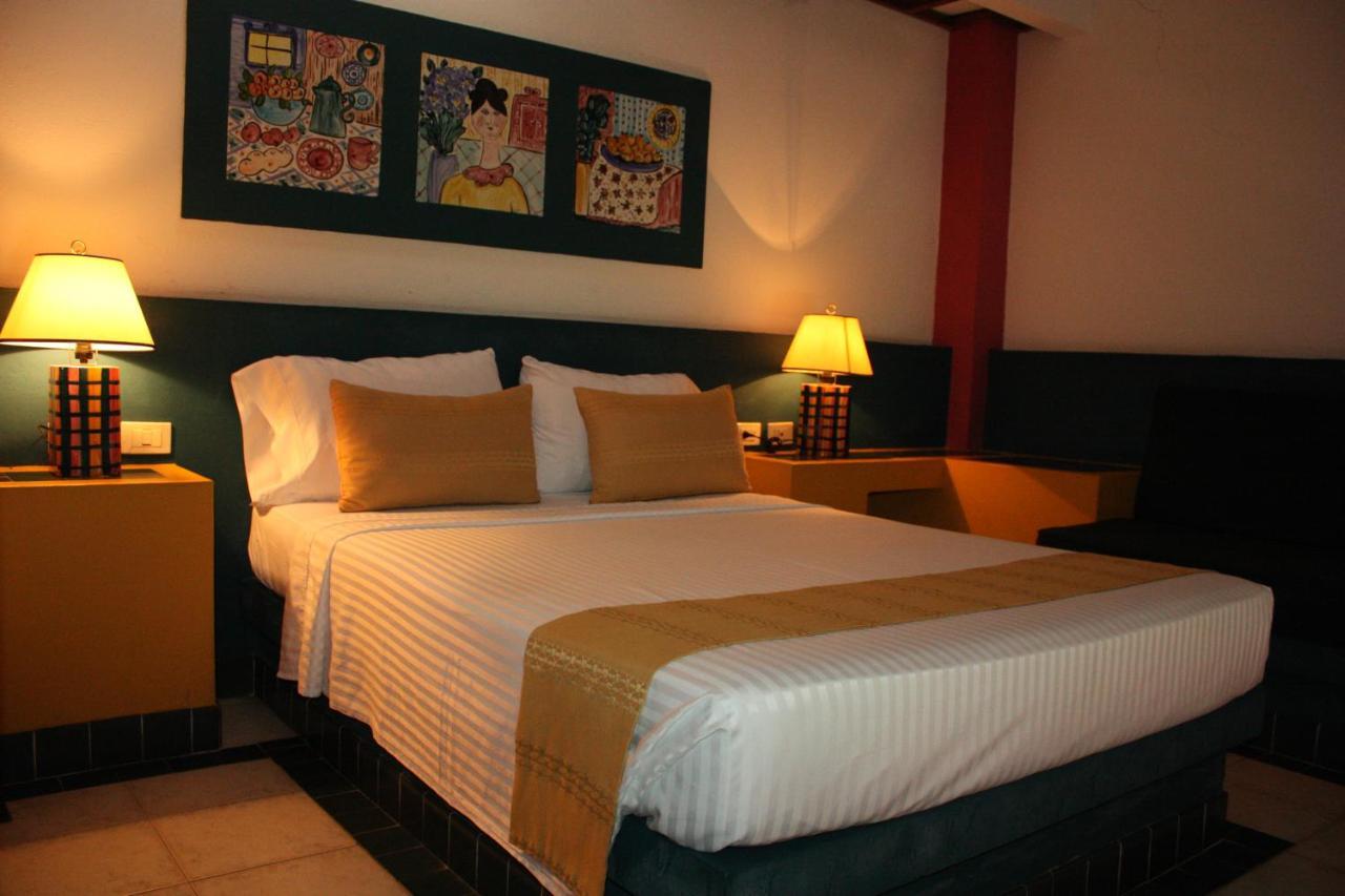 Hotel Guadaira Resort Мельгар Екстер'єр фото