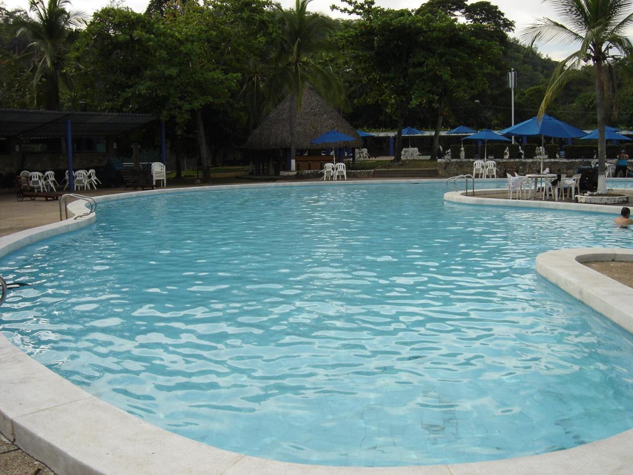 Hotel Guadaira Resort Мельгар Екстер'єр фото